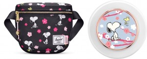 Apple×『PEANUTS』がコラボ！　スヌーピーと桜の「バッグ」や限定アクセサリーなど登場