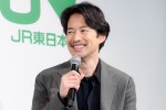 竹野内豊、「大人の休日倶楽部」プレス発表会に登場