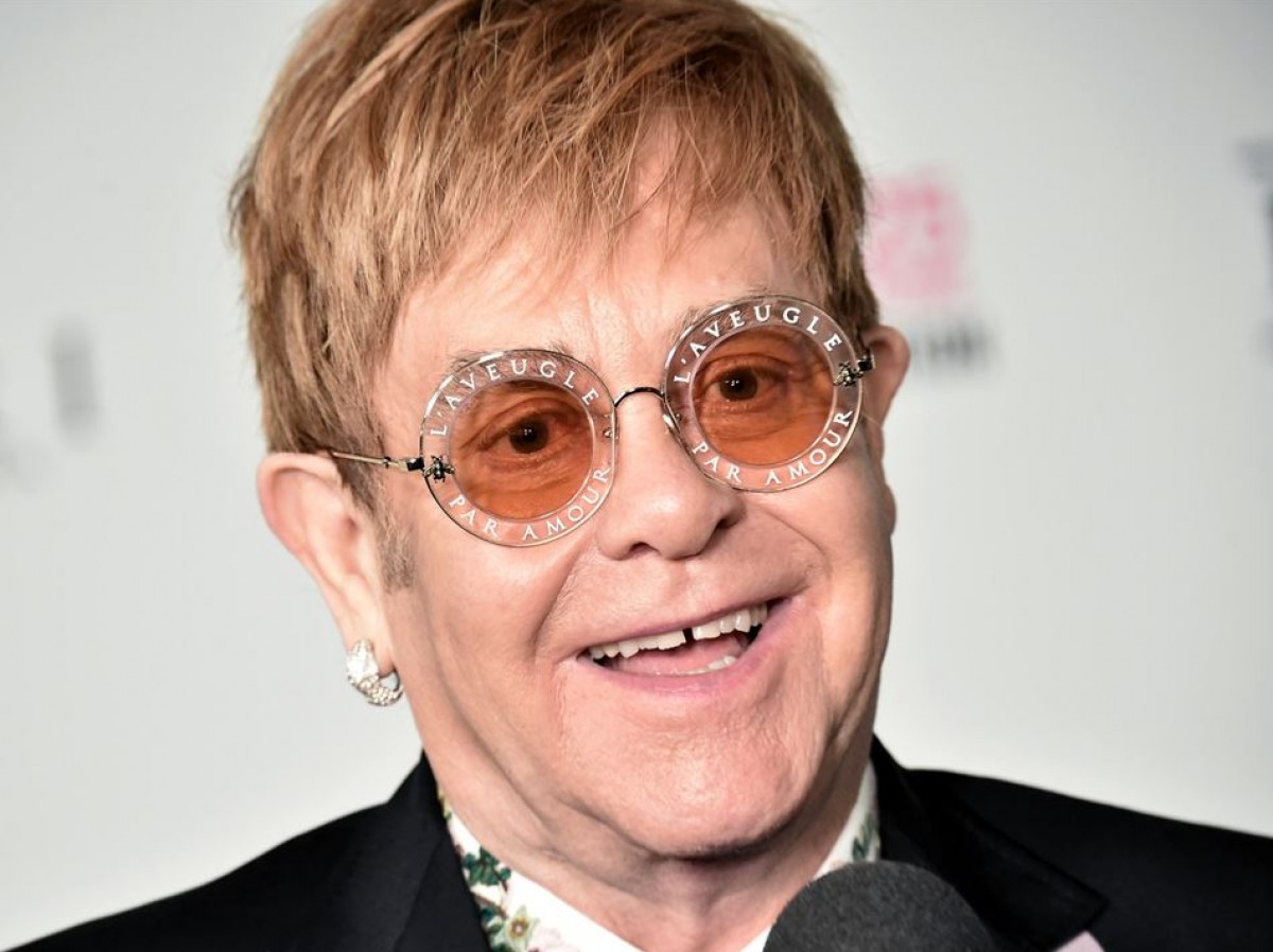 エルトン・ジョン、「視力を失って以来、息子たちのスポーツを見ることも読書もできない」