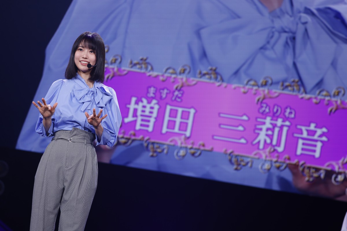 乃木坂46、6期生が初ステージ　⽮⽥萌華ら5人がセンターに　特技披露にファン歓声