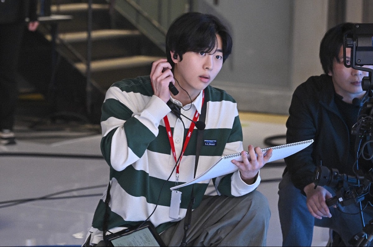 阿部寛が破天荒なキャスター役で日曜劇場に帰還！　社会派エンターテインメント『キャスター』今夜スタート