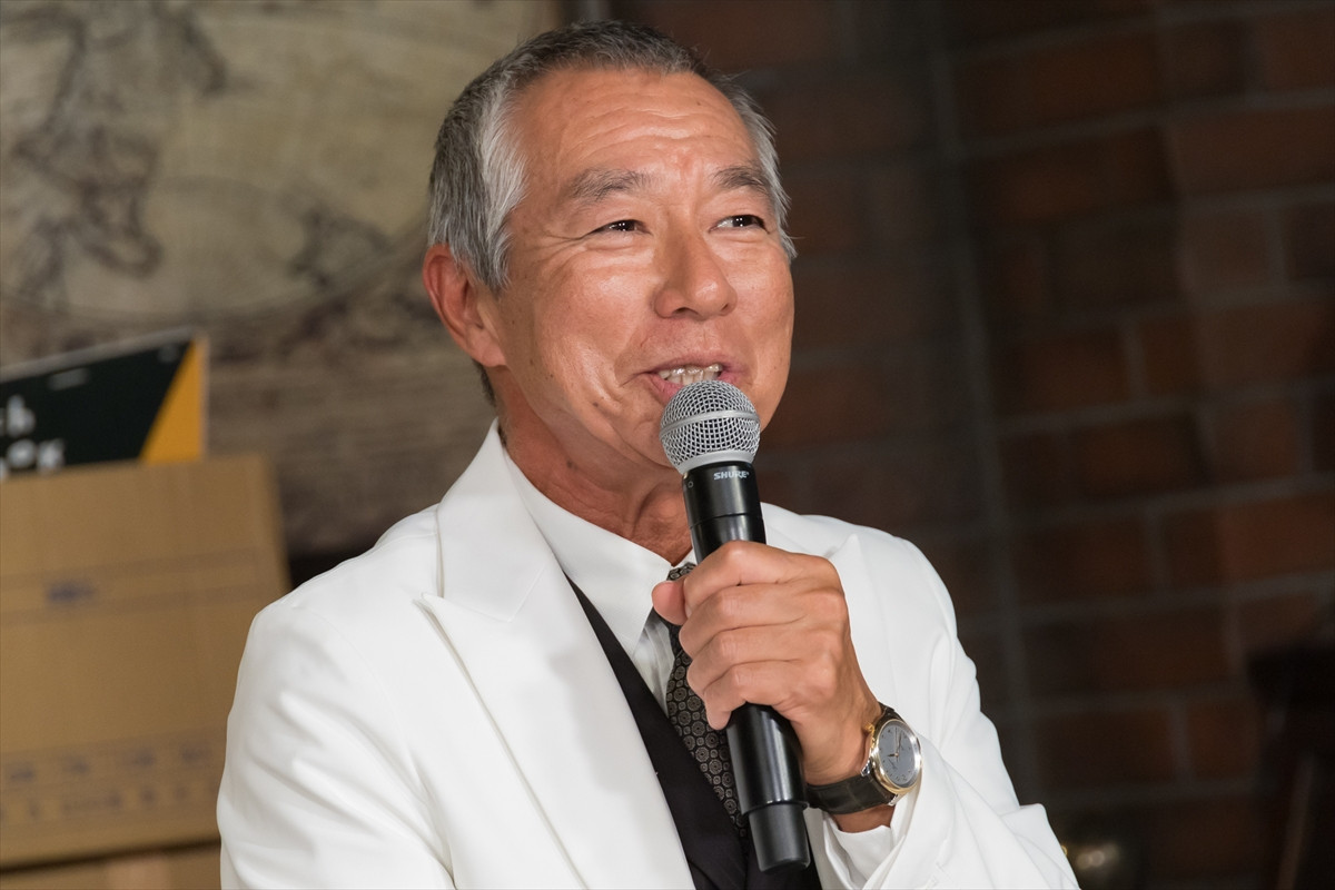 橋本環奈、“朝から元気”の理由を尋ねる三浦翔平に回答「下っていく感じがこの現場には無い」