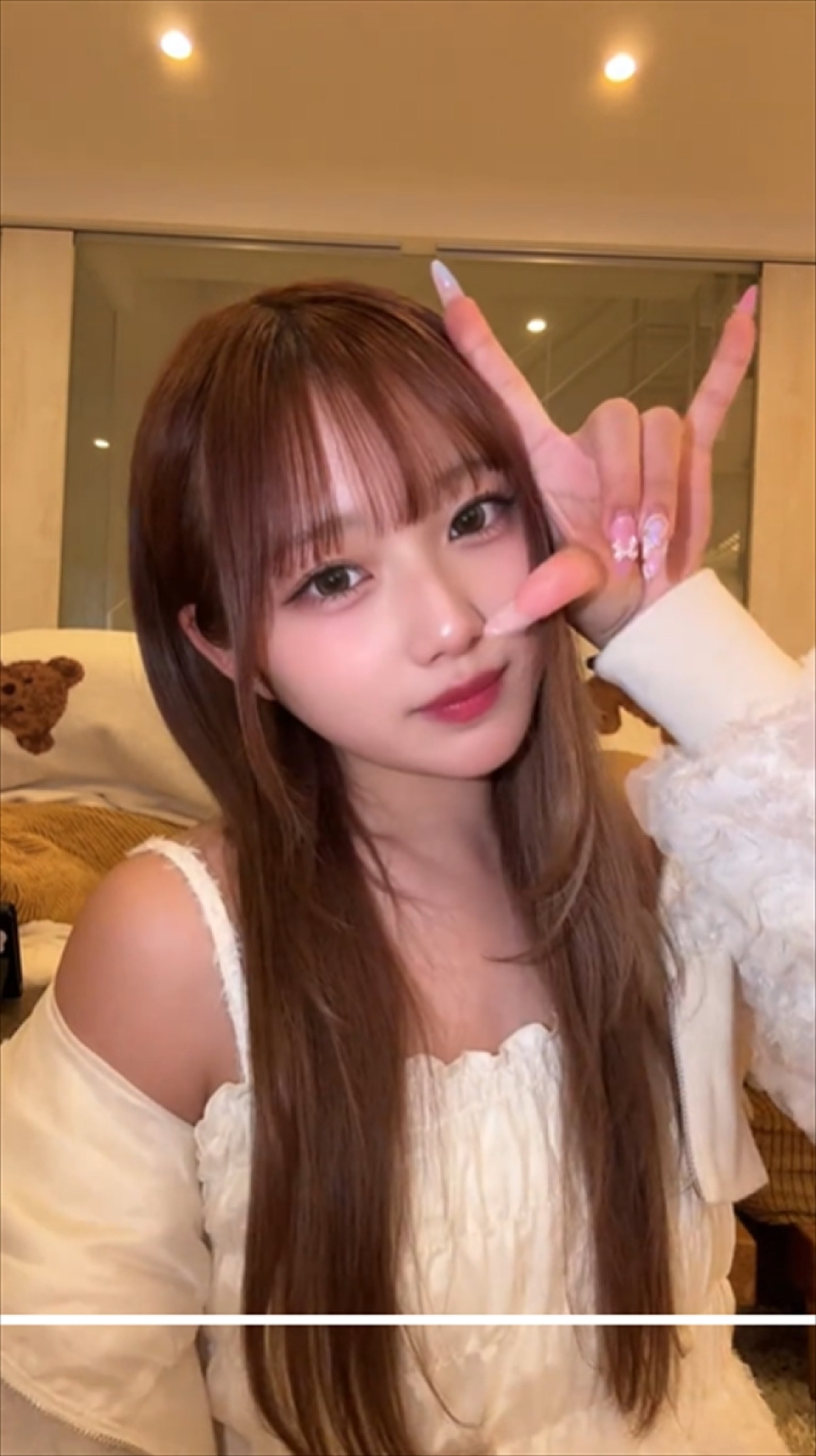 辻希美の娘17歳、美肩オフショルコーデで魅力全開　可愛らしいダンスにファン釘付け