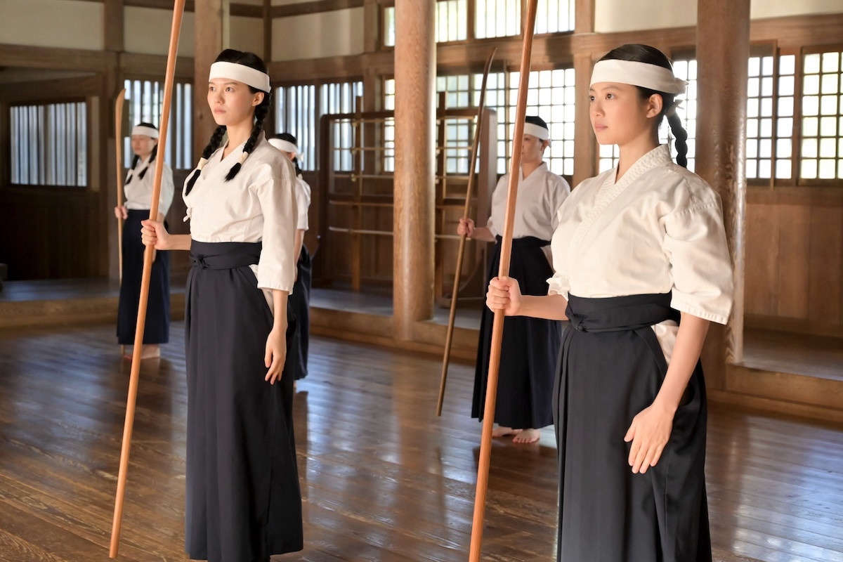 明日の『あんぱん』“のぶ”今田美桜、“嵩”北村匠海の合否が気になり薙刀の稽古に身が入らない