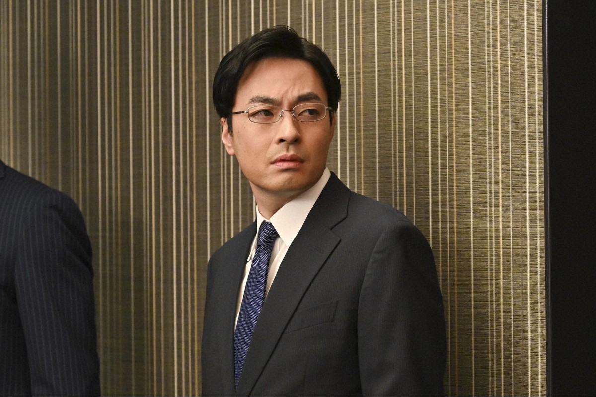 阿部寛が破天荒なキャスター役で日曜劇場に帰還！　社会派エンターテインメント『キャスター』今夜スタート