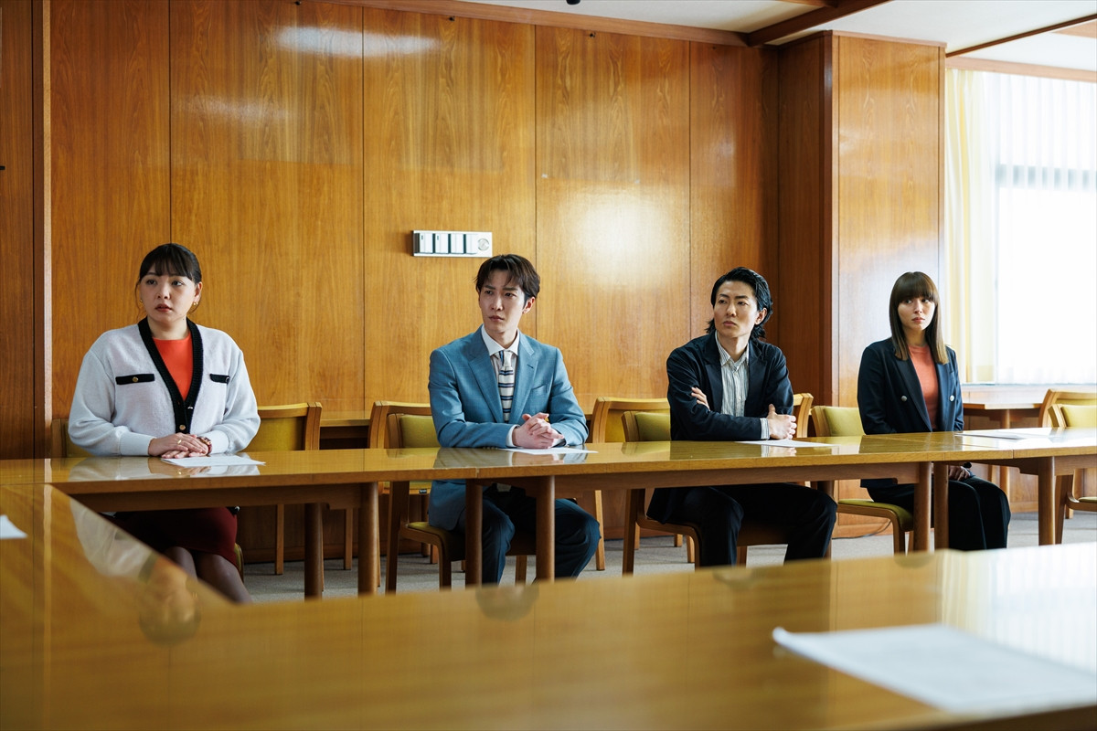 『なんで私が神説教』2話、“静”広瀬アリスが高校生の浮気問題を一刀両断「まさに神説教」