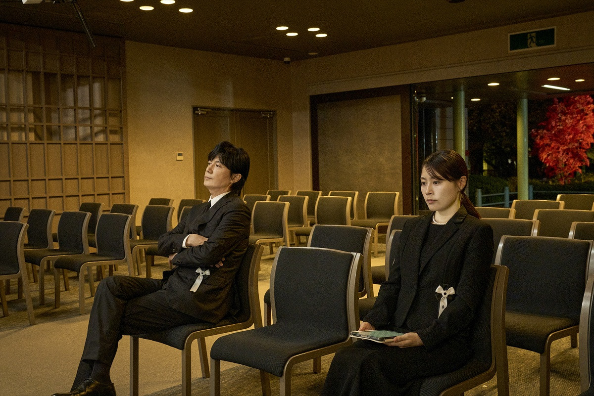福山雅治×有村架純『ブラック・ショーマン』、60秒特報＆場面写真が初解禁　クランクアップコメントも