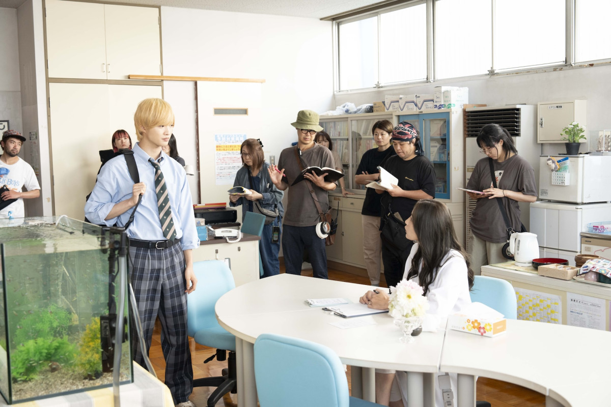 『青春ゲシュタルト崩壊』IMP.佐藤新、初主演映画で魅せるクール＆キュートな表情　新カット＆メイキング画像解禁