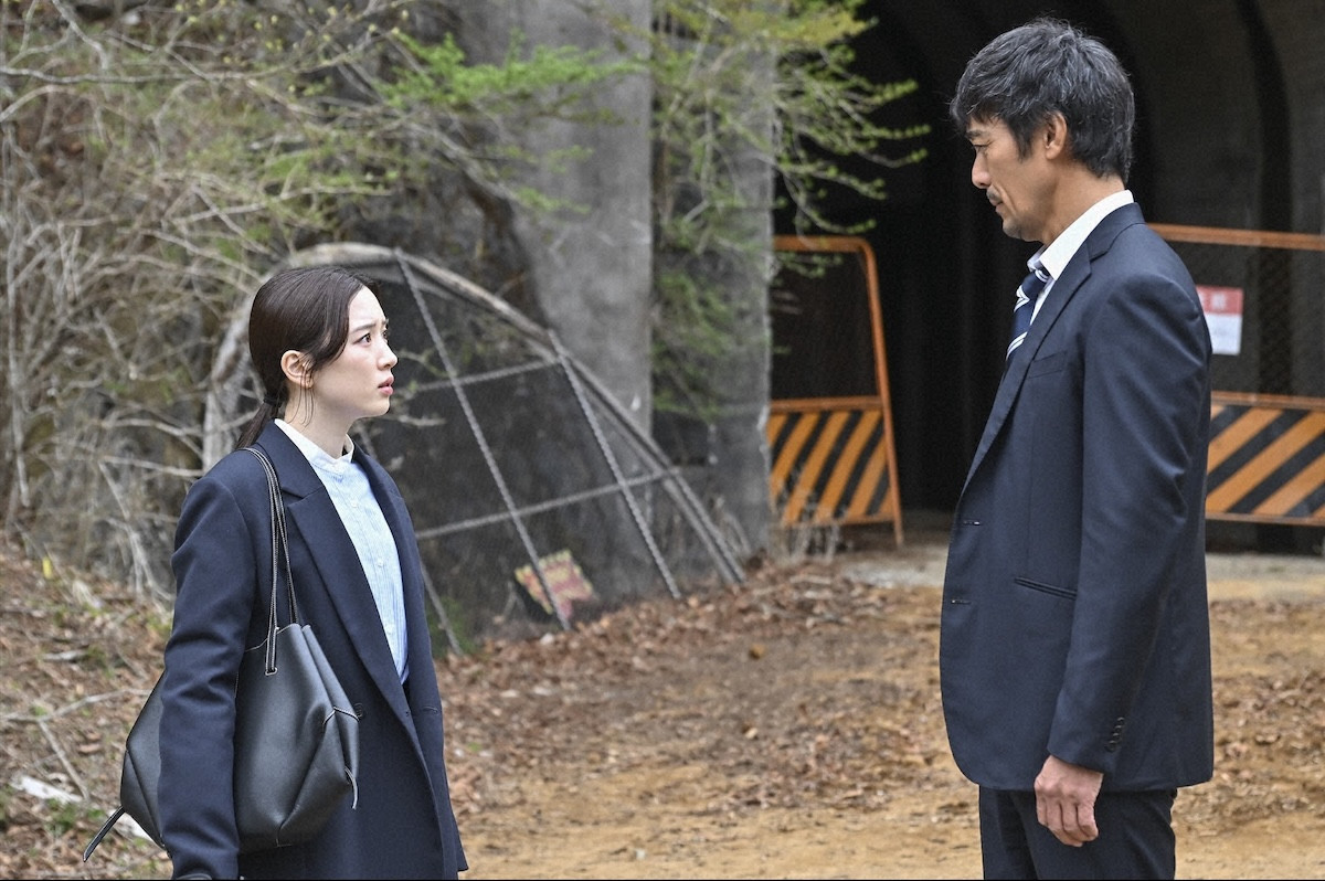 『キャスター』第8話　“進藤”阿部寛、大規模な山火事が発生した原子力関連施設が集中する村で取材を敢行