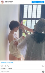 山川恵里佳、撮影姿　※「山川恵里佳」インスタグラム