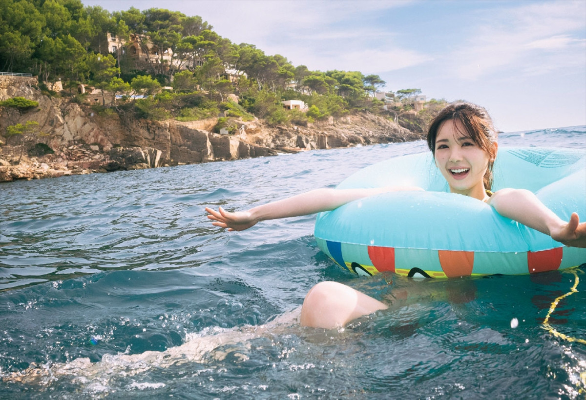 乃木坂46 筒井あやめ 1st 写真集『感情の隙間』より