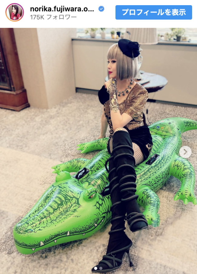 藤原紀香、『裏社員。-スパイやらせてもろてます‐』からのオフショットを披露　※「藤原紀香」インスタグラム