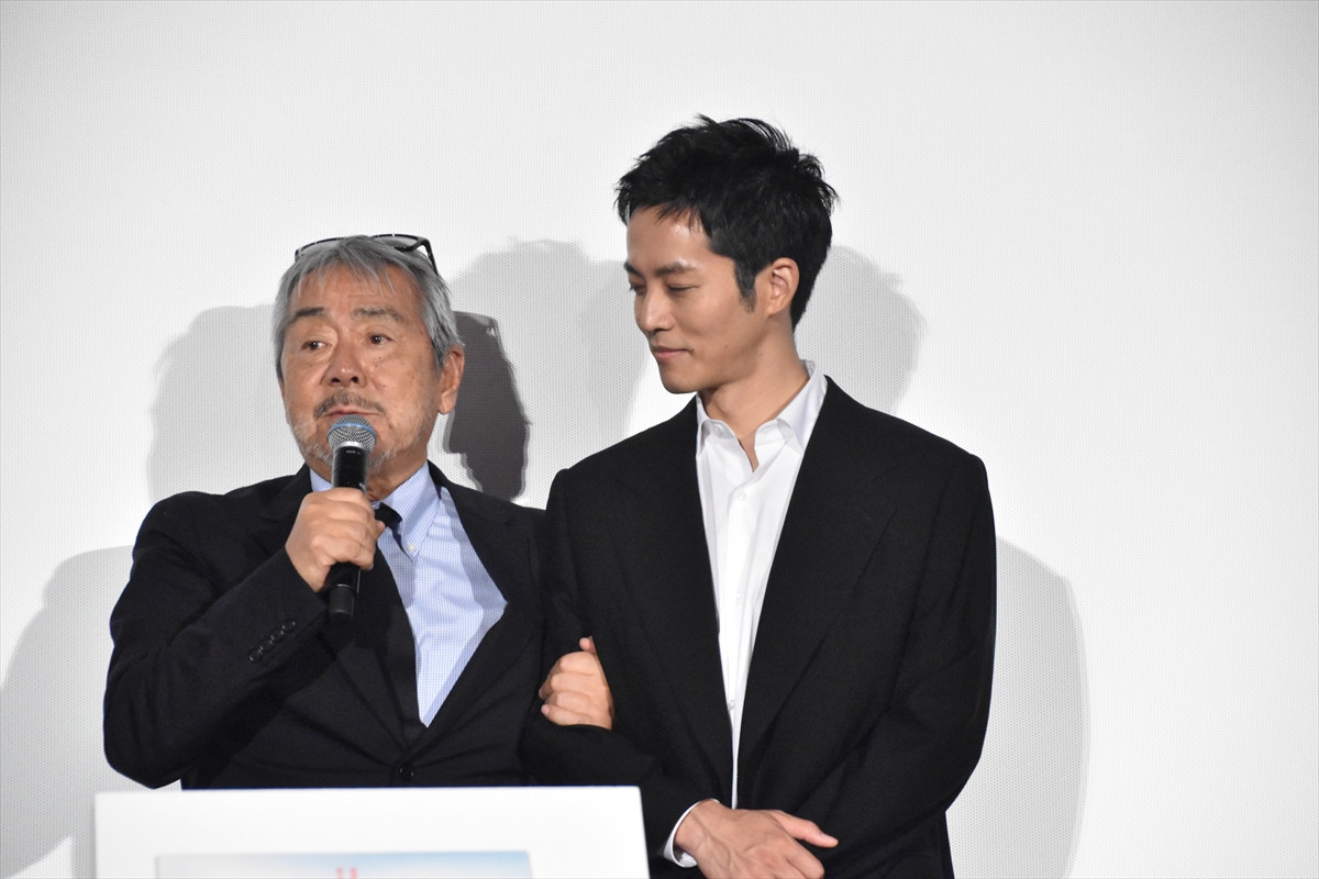 寺尾聰「これが最後の作品になるかもしれない」と挑んだ映画『父と僕の終わらない歌』　共演者に感謝しきり