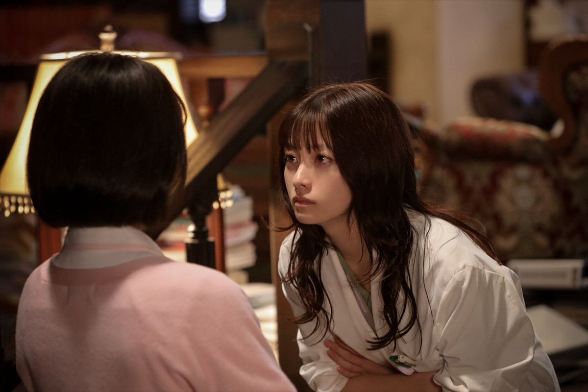 『天久鷹央の推理カルテ』“鷹央”橋本環奈＆“小鳥遊”三浦翔平がキス!?　急展開に「びっくりした」「鷹央かわいすぎる！」の声