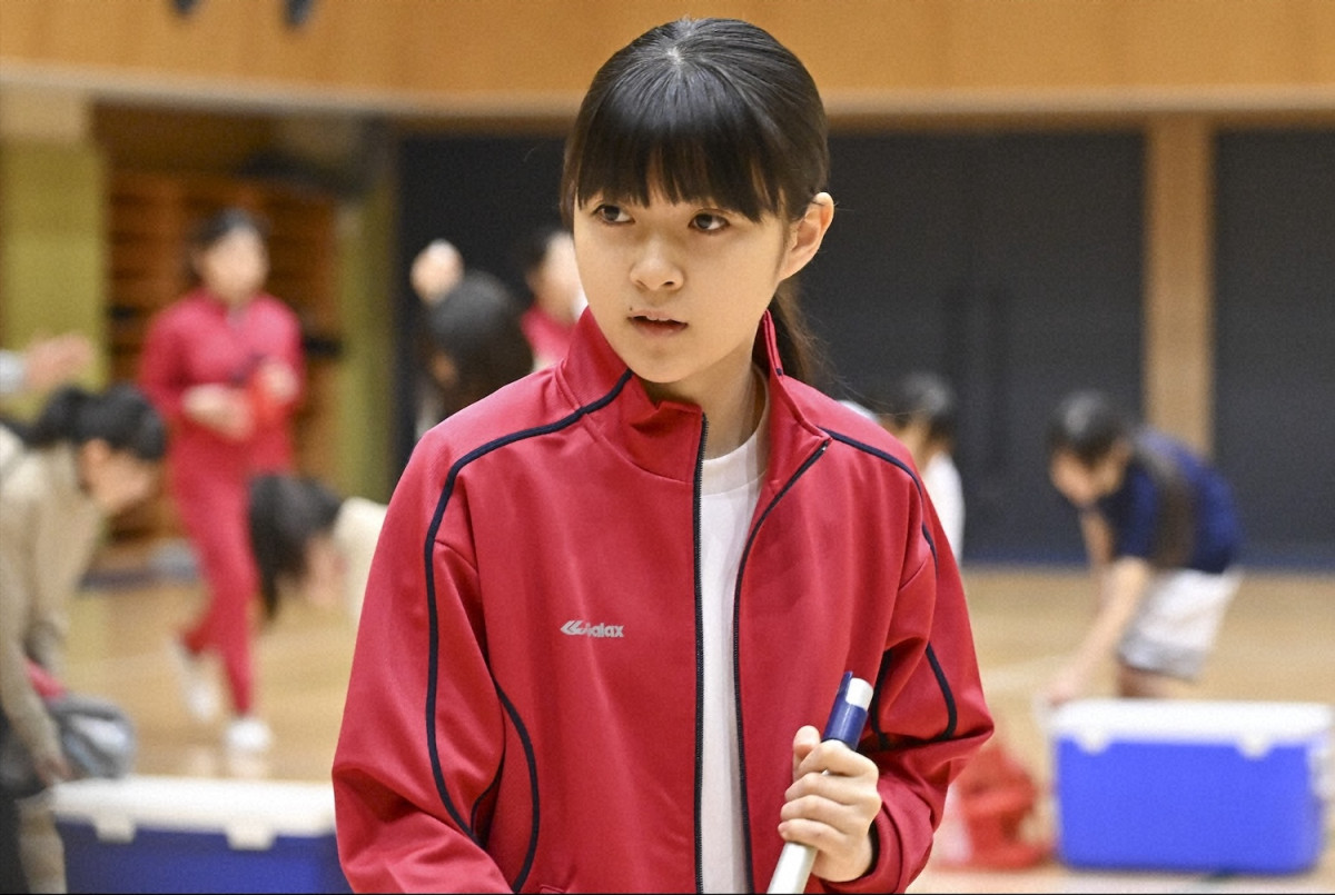 『キャスター』第4話　“進藤”阿部寛、盗撮事件が発生した女子中学校の取材に同行