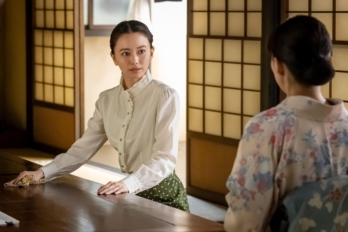 『波うららかに、めおと日和』第3話　“なつ美”芳根京子＆“瀧昌”本田響矢、テーラーで一生懸命に接客する少年と対面