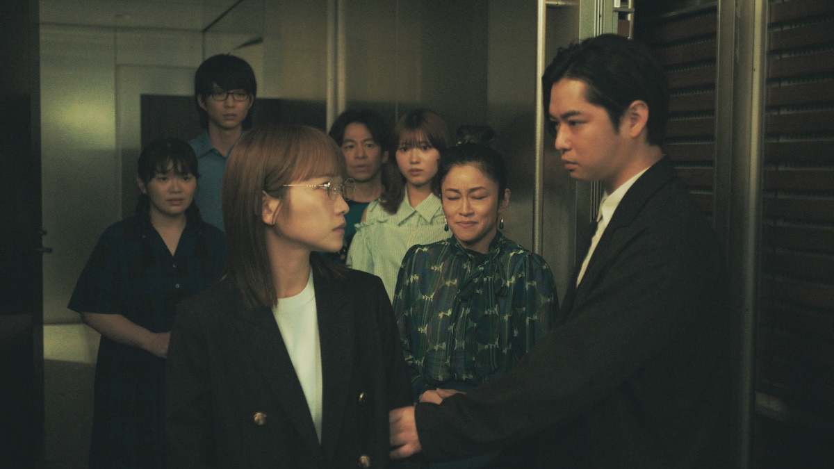 『ダメマネ！』“真田”山田涼介、衝撃ビジュアルにツッコミ続々「不審者www」「変装がド下手だ笑」