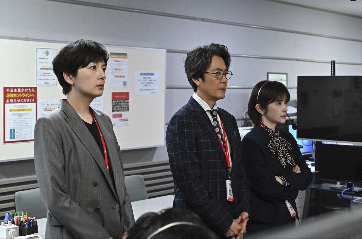 『キャスター』第9話　“進藤”阿部寛、スキャンダル発覚後も取材を継続　番組を揺るがす大事件が発生