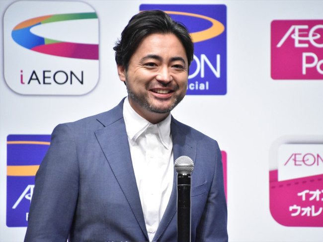 山田孝之、AEON Pay『新CM発表会』に登場