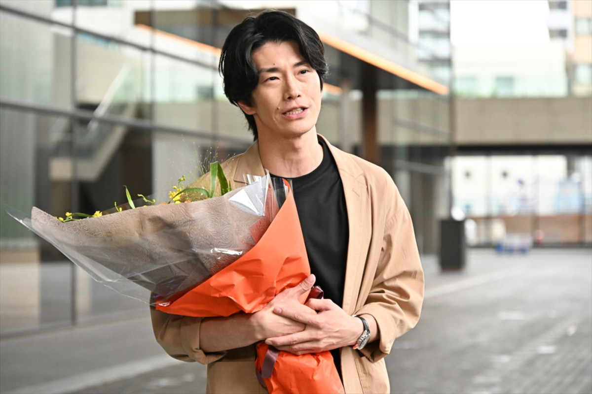 阿部寛、永野芽郁、道枝駿佑ら、日曜劇場『キャスター』オールアップ！　コメント到着