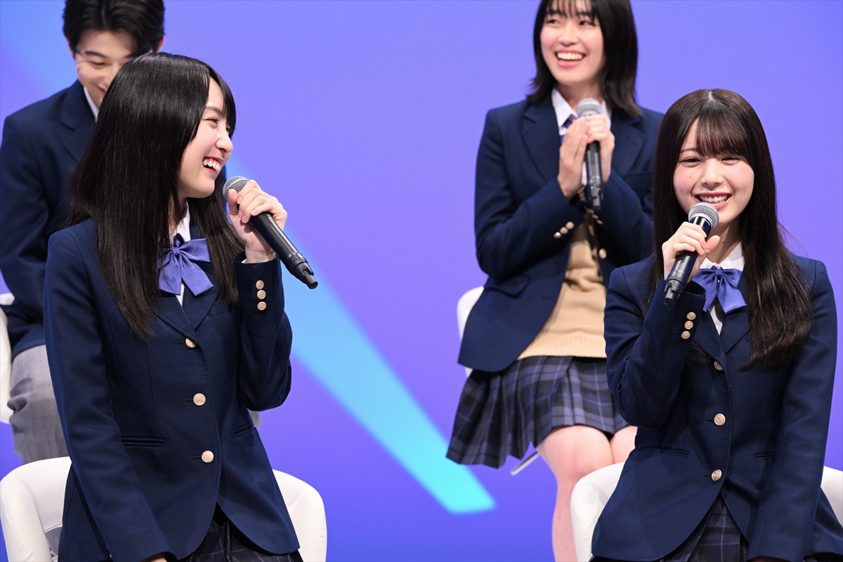 乃木坂46・賀喜遥⾹＆筒井あやめ、制服姿で登場　W主演ドラマで青春を感じる