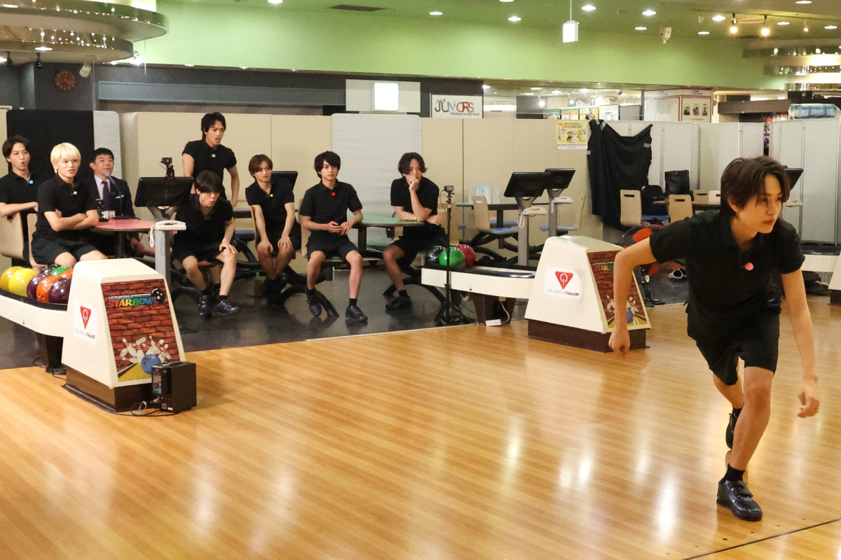 『タイムレスマン』時間内に8人連続成功なるか？　ボウリングでミラクル＆珍ショット連発　ボウリング挑戦が人生2回目のメンバーも！