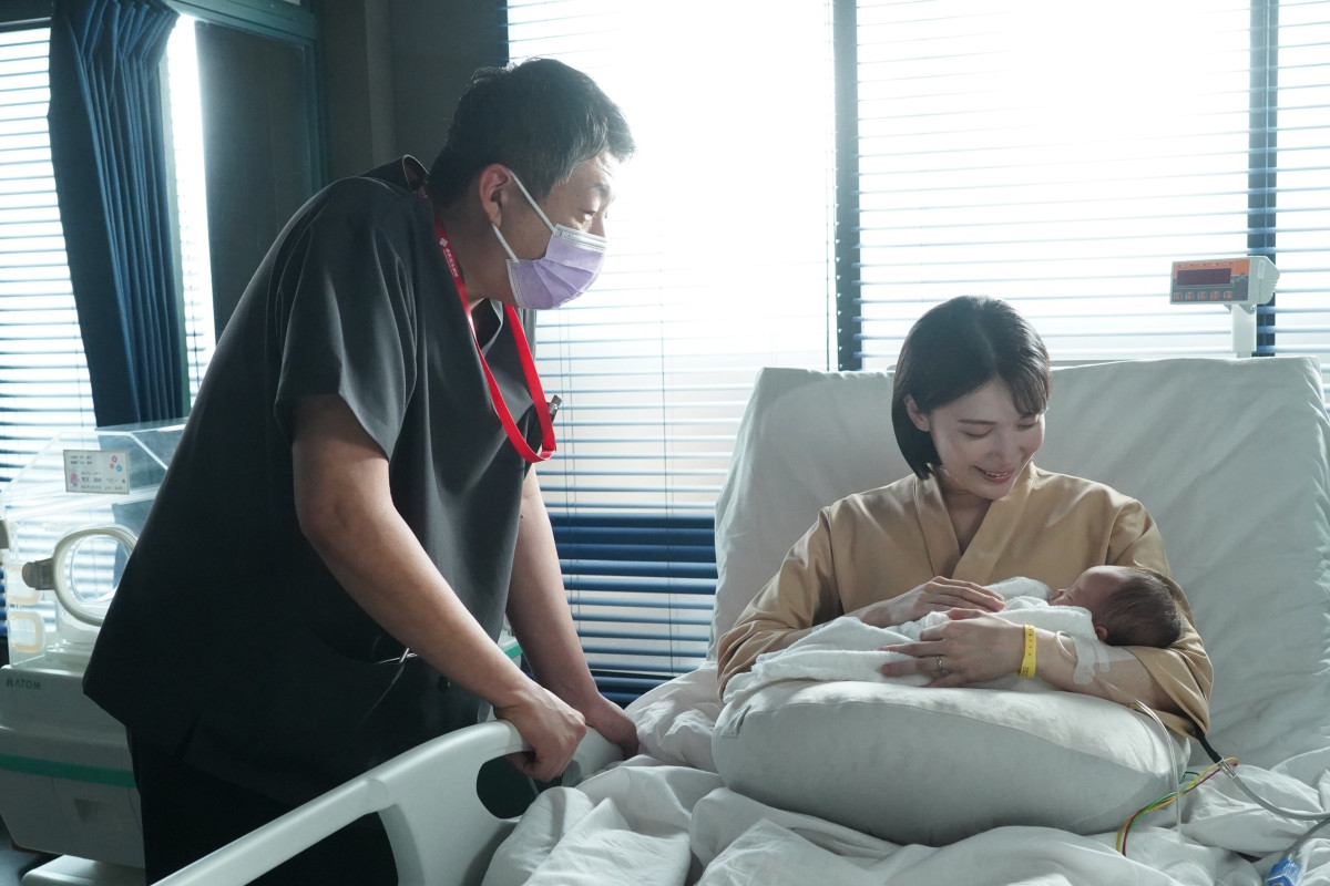 『Dr.アシュラ』“朱羅”松本若菜が優しくほほ笑む場面に反響「笑顔いただきました」「うれしくなる」