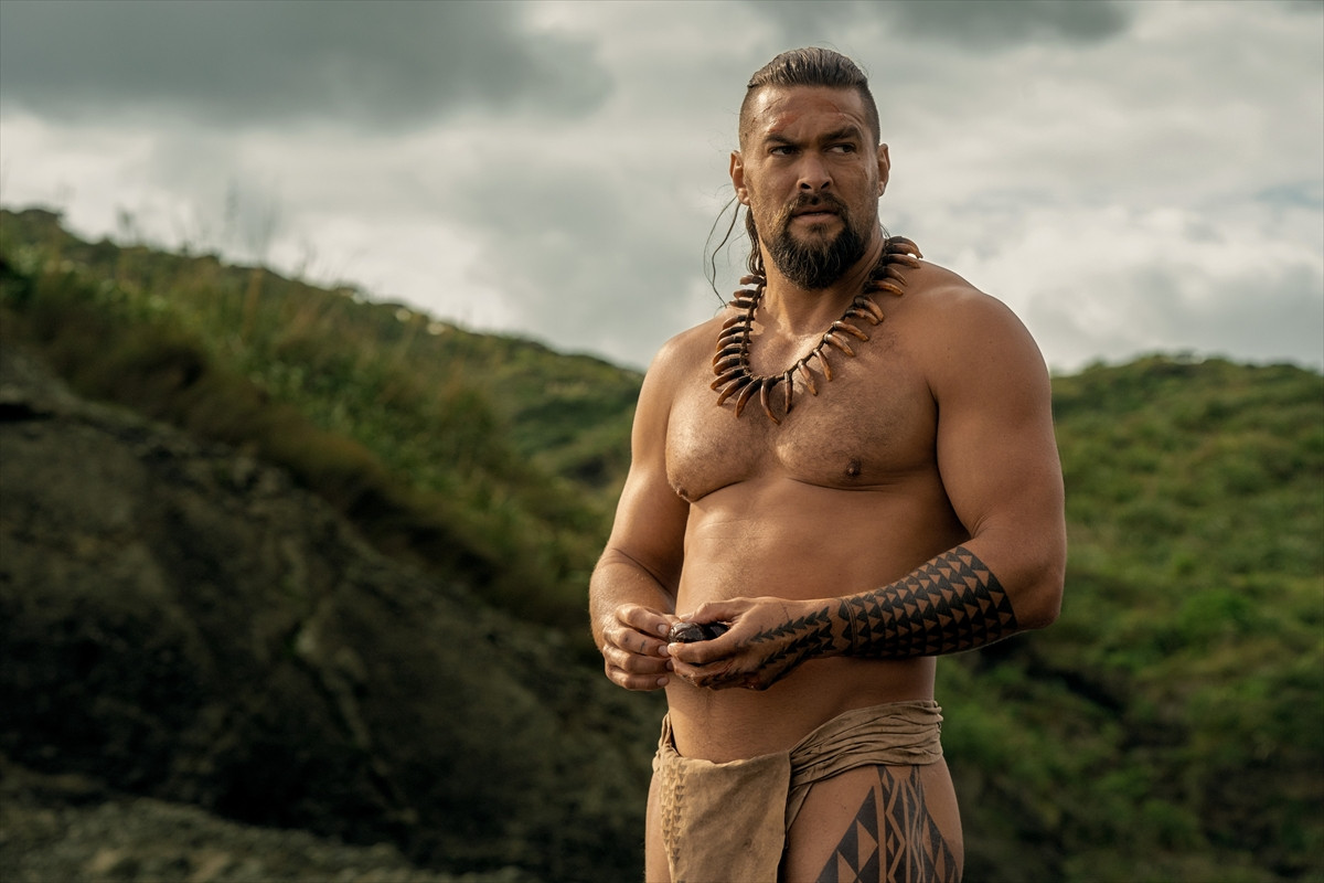 ドラマ『チーフ・オブ・ウォー』場面写真　主演・脚本・製作総指揮を務めるジェイソン・モモア