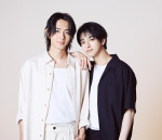 ドラマ『２５時、赤坂で Season２』主演の（左から）駒木根葵汰、新原泰佑