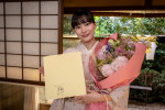 ドラマ『波うららかに、めおと日和』クランクアップを迎えた芳根京子