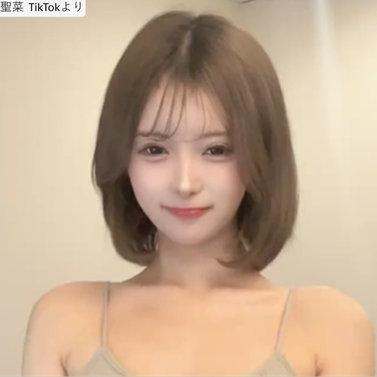 聖菜、ソロショット　※「聖菜」TikTok