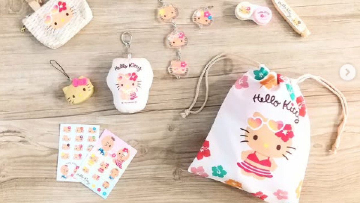 キャンドゥに“日焼けキティ”のグッズが登場！ 巾着やつけまケースなど