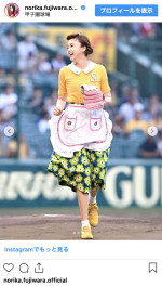 甲子園で始球式にのぞんだ藤原紀香　※「藤原紀香」インスタグラム