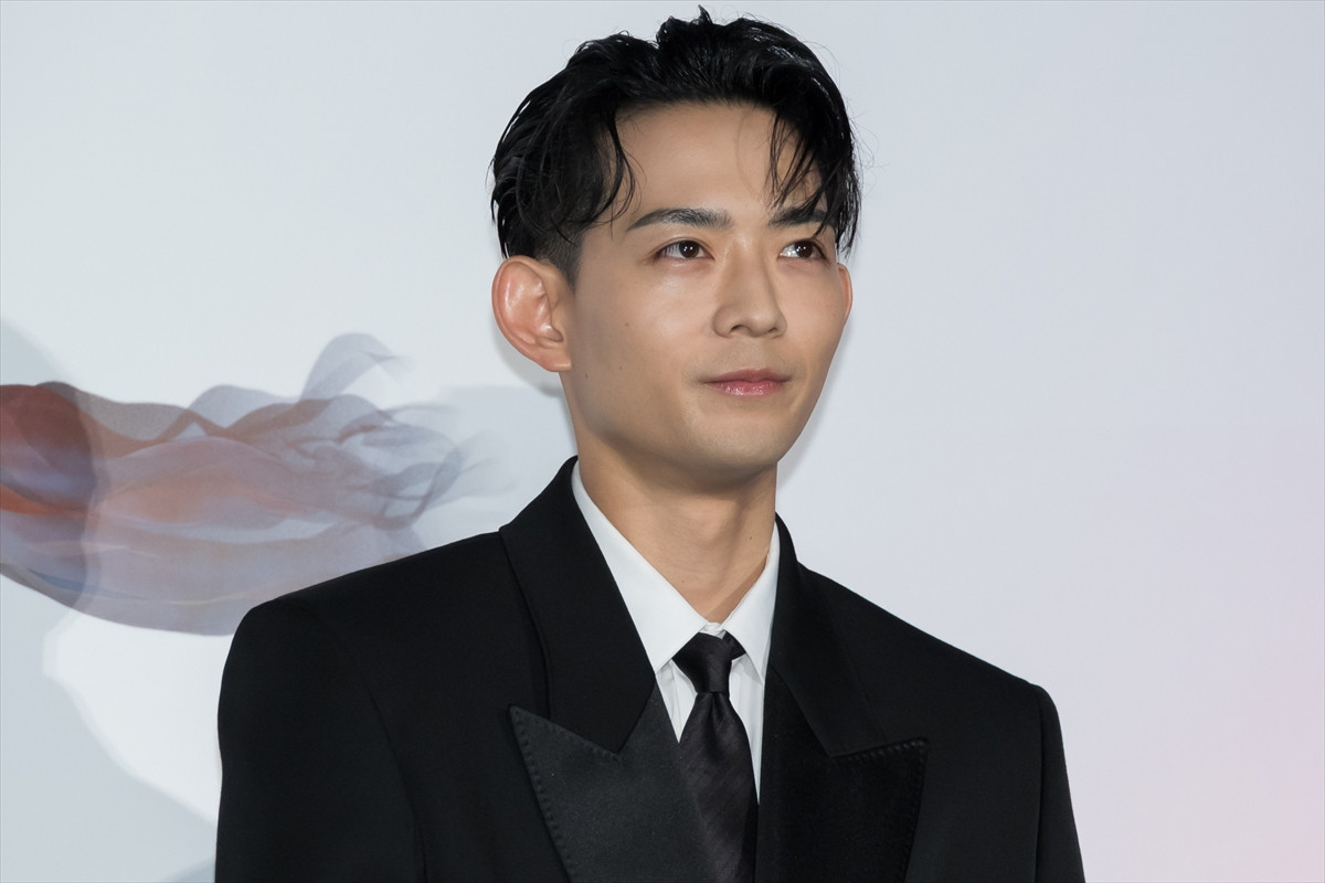 水上恒司、役作りで“男らしく” 　吉岡里帆「皆さんがメロメロになるのも分かります」