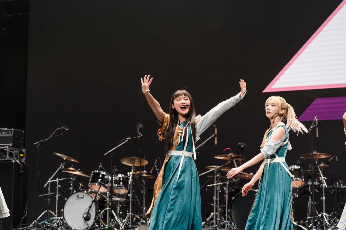 櫻坂46、アメリカで初ライブパフォーマンス　海外ファンをくぎ付けに