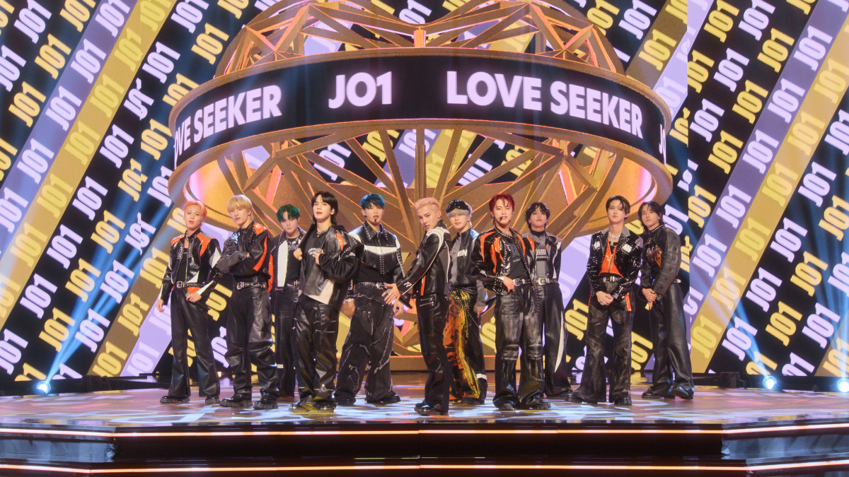 JO1、Kep1er、ITZYら出演！　世界的トップアーティスト×K‐POPグループが夢のコラボを実現する『KPOPPED』Apple TV＋にて配信開始