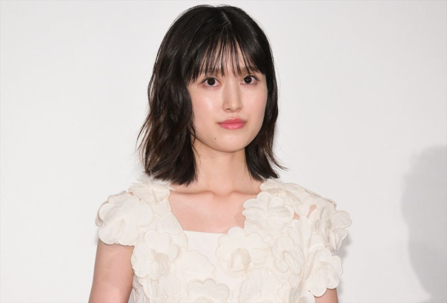 福本莉子、映画『隣のステラ』完成披露舞台挨拶に登壇