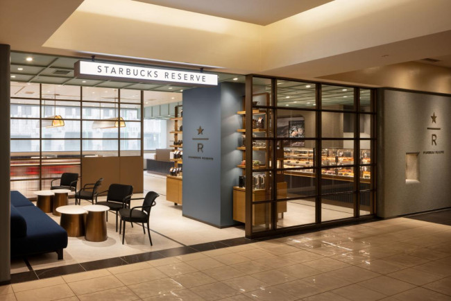 スタバ“新しいスタイルのカフェベーカリー”が新宿に誕生！　イタリアのクロワッサンなど提供