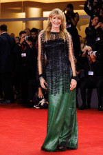 ヴェネチア国際映画祭に登場したローラ・ダーン