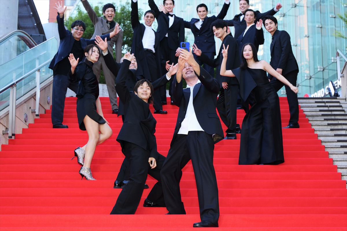 妻夫木聡、広瀬すず、窪田正孝ら豪華キャスト、映画『宝島』東京プレミアに登場