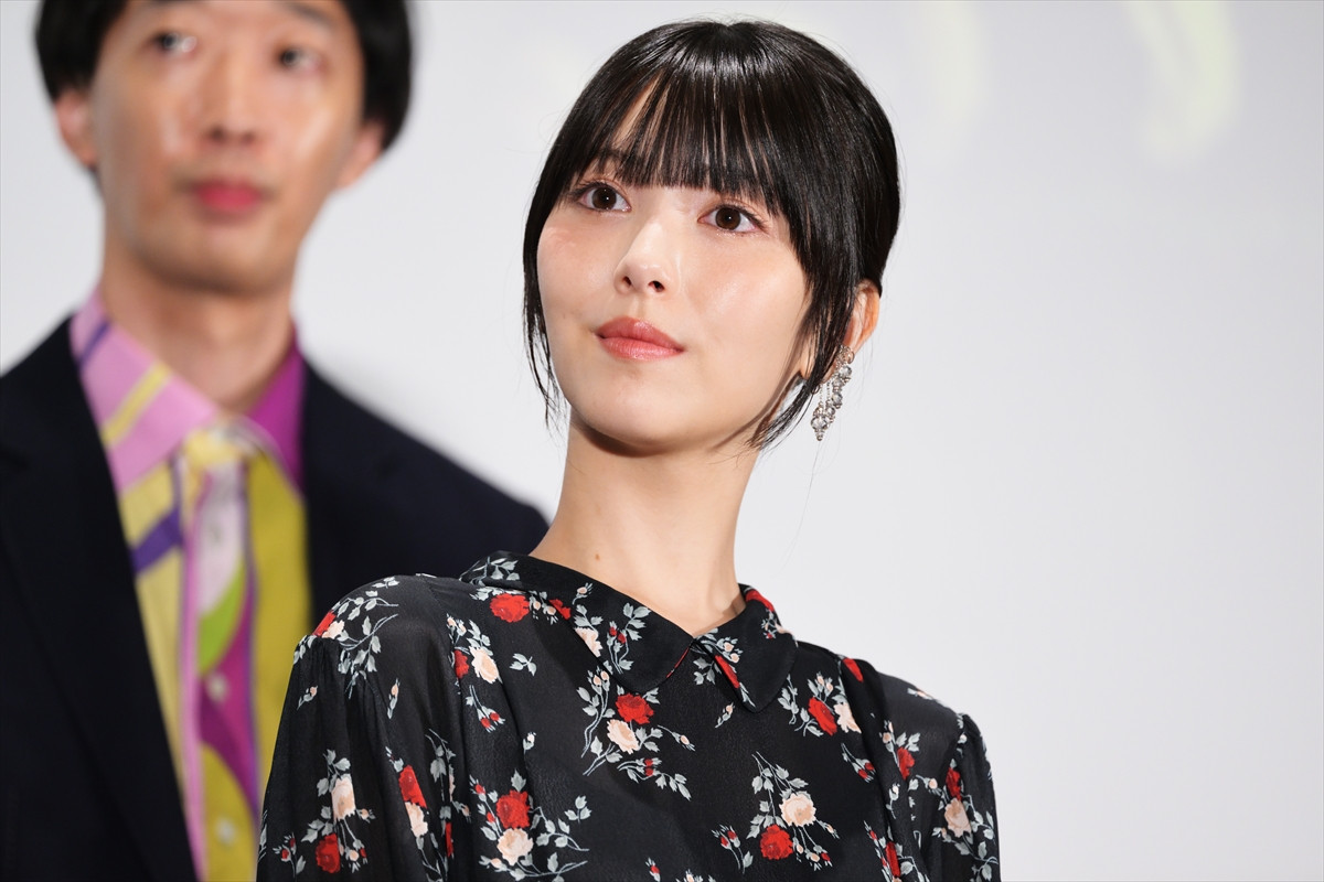 三谷幸喜、25年ぶりフジ連ドラ手掛け笑顔で「ただいま」　主題歌を手掛けるYOASOBIを絶賛
