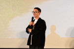 映画『風のマジム』芳賀薫監督、沖縄県先行公開初日舞台あいさつに登場