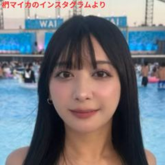 椚マイカ、水着でプールを楽しむ姿を投稿 ※「椚マイカ」インスタグラム