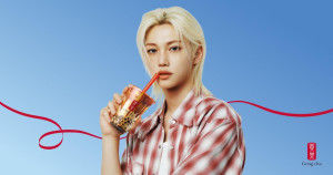 Stray Kids フィリックス＆「ゴンチャ」コラボ企画が今日から開催！　等身大パネルなど特別装飾を実施