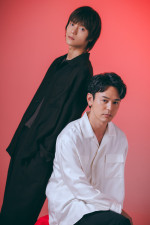 （左から）窪田正孝、妻夫木聡