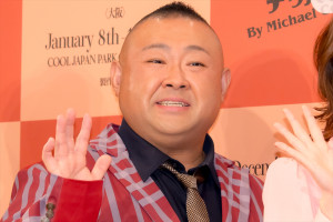 脇知弘、舞台『キャッシュ・オン・デリバリー』製作発表会見に登場