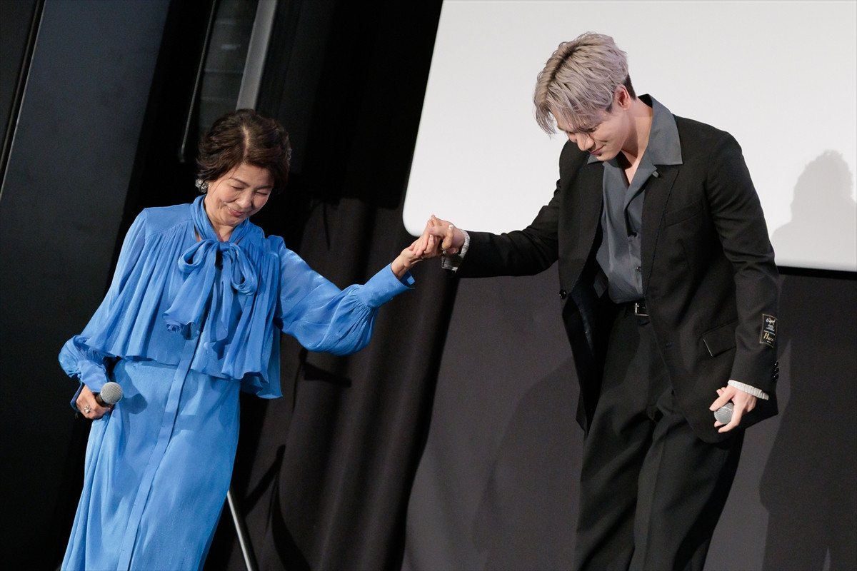 JO1・豆原一成、市毛良枝からのサプライズに涙「撮影に入るまでプレッシャーをすごい感じてたんです」