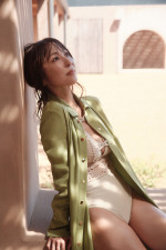 かとうれいこ、写真集『AROUND』先行公開カット