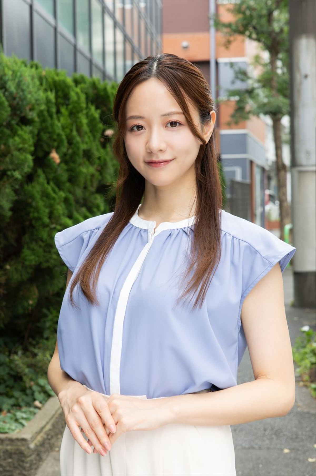 与田祐希が告発系インフルエンサーに『死ぬまでバズってろ！！』自撮り風ポスター完成　櫻井海音＆鈴木仁ら追加キャスト発表