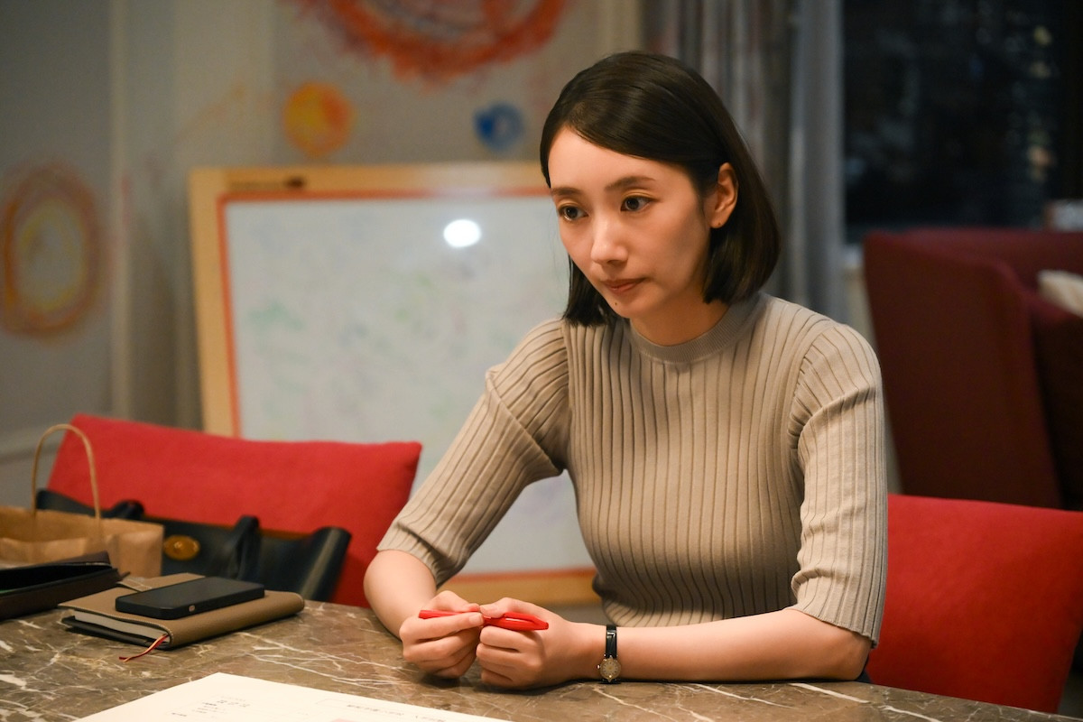 今夜スタート『フェイクマミー』波瑠＆川栄李奈が禁断の“ニセママ契約”を結ぶ主人公に